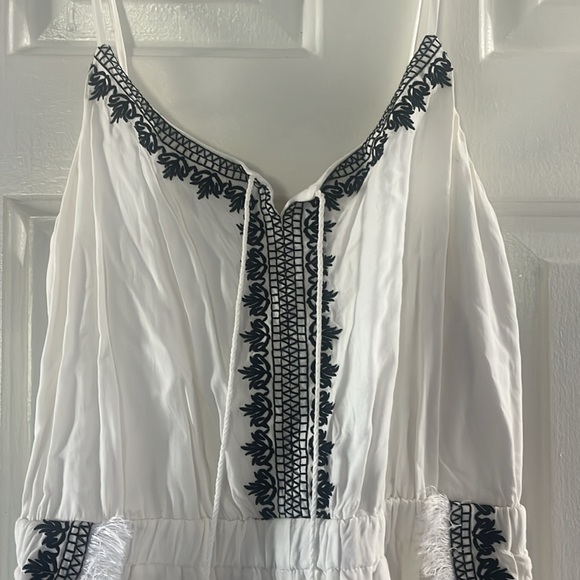 Guess Romper - Picture 2 of 3